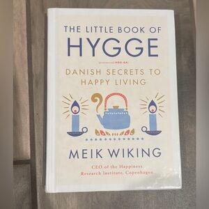 NWT “The Little Book of HYGGE. Danish Secrets to Happy Living.” -Meik Wiking